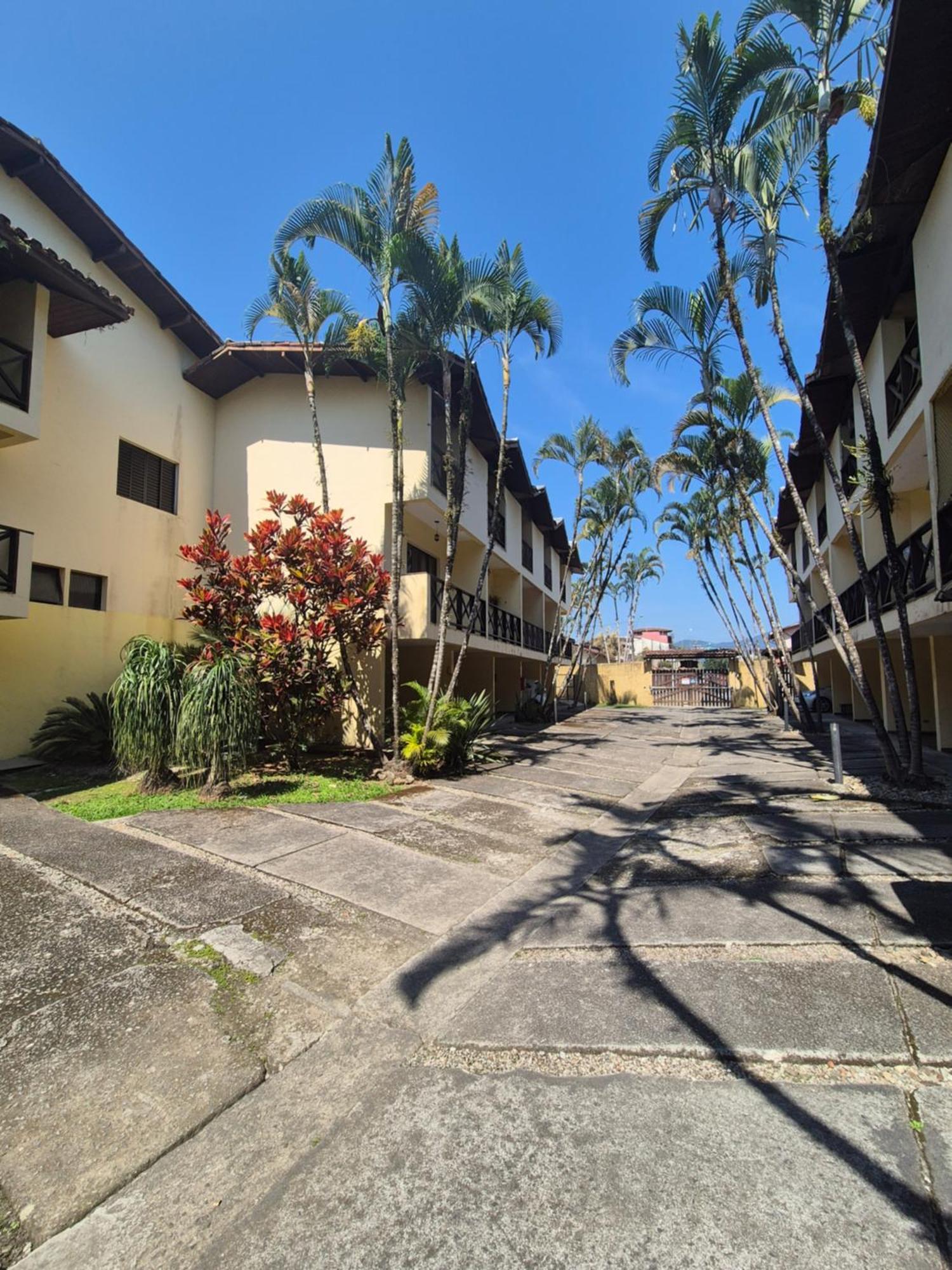 Casa 7 Em Ubatuba No Centro Condominio Com Piscina E Churrasqueira Extérieur photo
