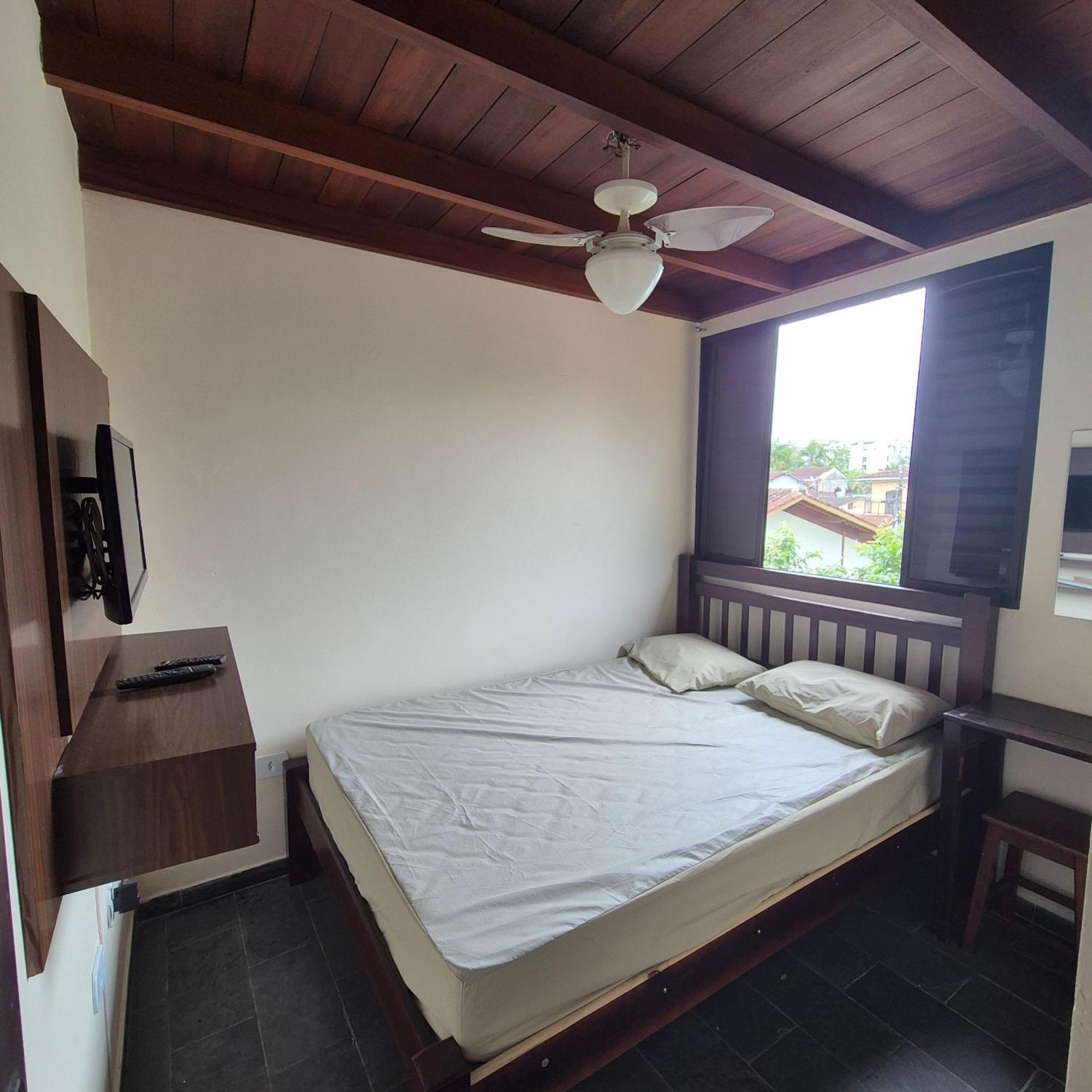 Casa 7 Em Ubatuba No Centro Condominio Com Piscina E Churrasqueira Extérieur photo